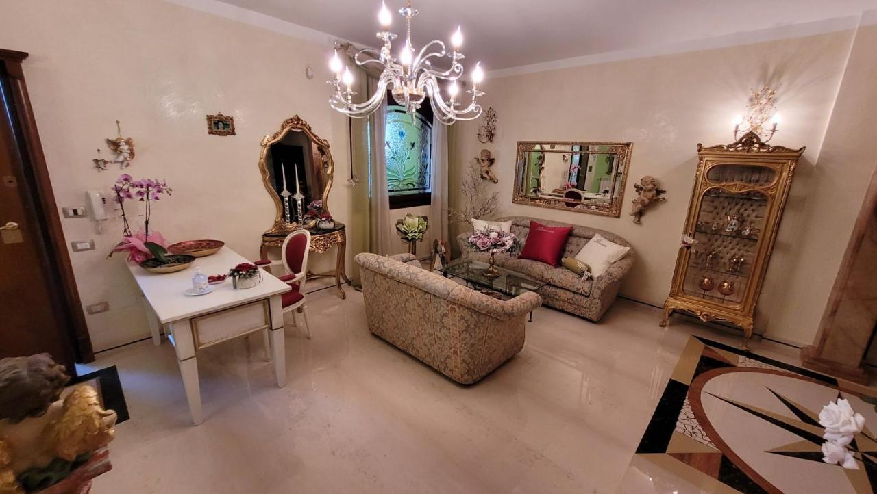 Queen'S Luxurious House Gallipoli Eksteriør billede
